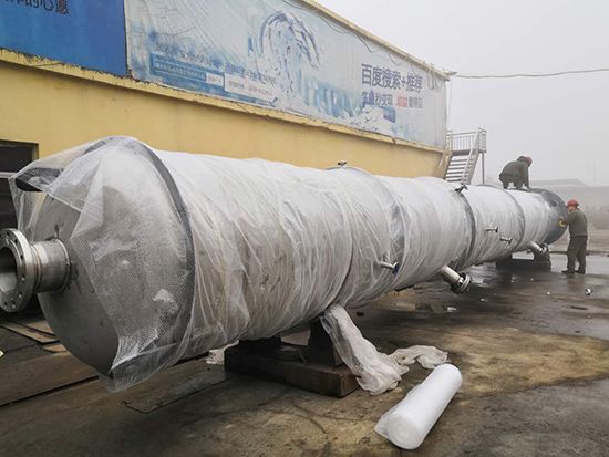 描述管殼式換熱器基本組成及工作原理。